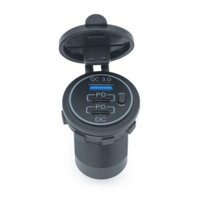 LUMENO QC3 dual port fast charger with C-Type and USB ports.